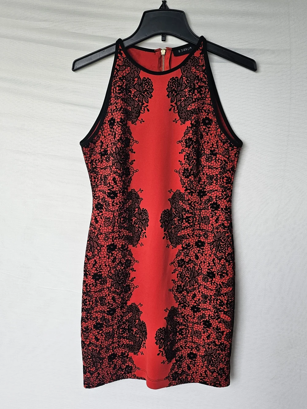 red dress black lace overlay Red Dress with black overlay and glitter velvet designs Best fits XS-S imo SOLD (Lace bolero not included) Comment "moo" to claim 3 or more "moo" comments = bids